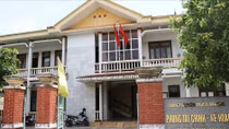 Xử phạt hành chính nam công chức sàm sỡ đồng nghiệp nơi công sở