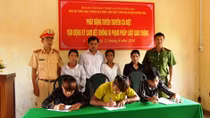 Nâng cao ý thức tham gia giao thông ở vùng bản