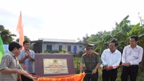 Khánh thành con đường liên thôn nặng nghĩa tình với dân