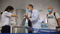 Việt Nam tạm dừng nhập cảnh đối với tất cả người nước ngoài