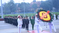 Đoàn đại biểu Bộ Công an vào viếng Lăng Chủ tịch Hồ Chí Minh