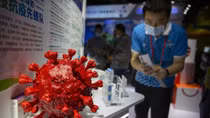 Trung Quốc lần đầu tiên trưng bày vaccine COVID-19