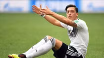 Mesut Ozil: Nỗi thất vọng từ Arsenal đến đội tuyển Đức