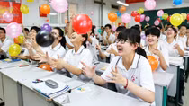 Học sinh Trung Quốc chán học trực tuyến, mong quay lại trường