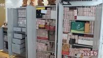 Choáng với 3 tấn tiền "chất như núi" trong nhà quan tham Trung Quốc