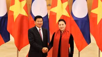Chủ tịch Quốc hội Nguyễn Thị Kim Ngân tiếp Thủ tướng Lào Thongloun Sisoulith