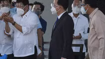 Philippines nhận lô vaccine COVID-19 đầu tiên từ Trung Quốc