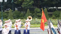 Thủ tướng Nguyễn Xuân Phúc chủ trì lễ đón Thủ tướng Nhật Bản Suga Yoshihide