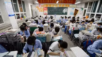 10 triệu sĩ tử Trung Quốc khốn đốn vì COVID-19 