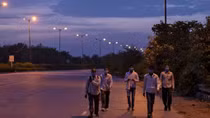 Chết vì cuốc bộ hơn 200km về quê do lệnh phong toả