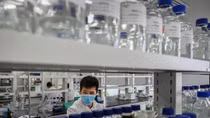 Sinopharm cung cấp vaccine COVID-19 miễn phí cho sinh viên Trung Quốc