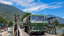 Trung Quốc triển khai 60.000 binh sĩ tới khu vực biên giới Ấn Độ