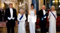 Ông Trump từng tặng quà gì cho các lãnh đạo thế giới trong 4 năm nhiệm kỳ?