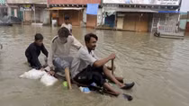 Pakistan hứng chịu mưa lũ trên diện rộng, ít nhất 63 người chết