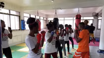 Những người phụ nữ Nigeria học cách tự bảo vệ bản thân