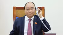 Thủ tướng Nguyễn Xuân Phúc điện đàm với Thủ tướng Lào Thongloun Sisoulith