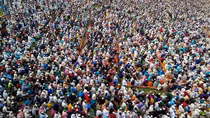 Bangladesh: 25.000 tín đồ tụ tập cầu nguyện đuổi COVID-19
