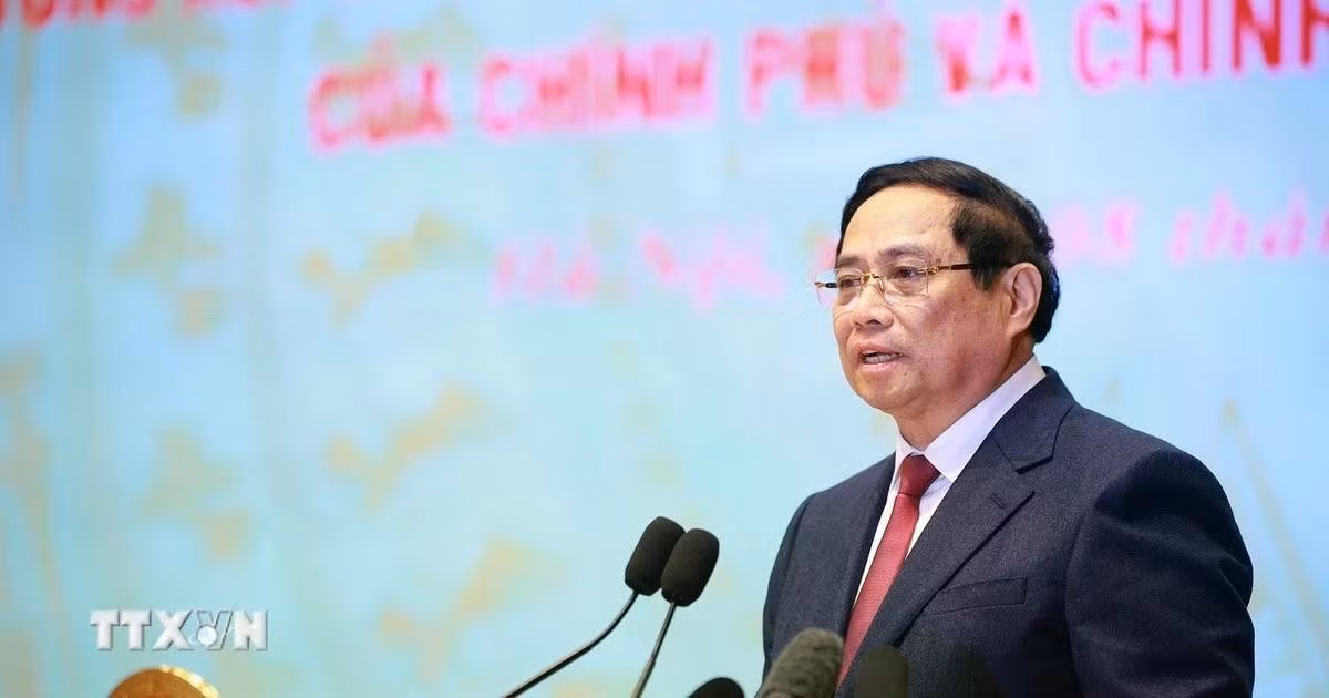 Thủ tướng: Để tăng trưởng 2 con số cần chuyển đổi cơ cấu kinh tế, xác lập mô hình tăng trưởng mới