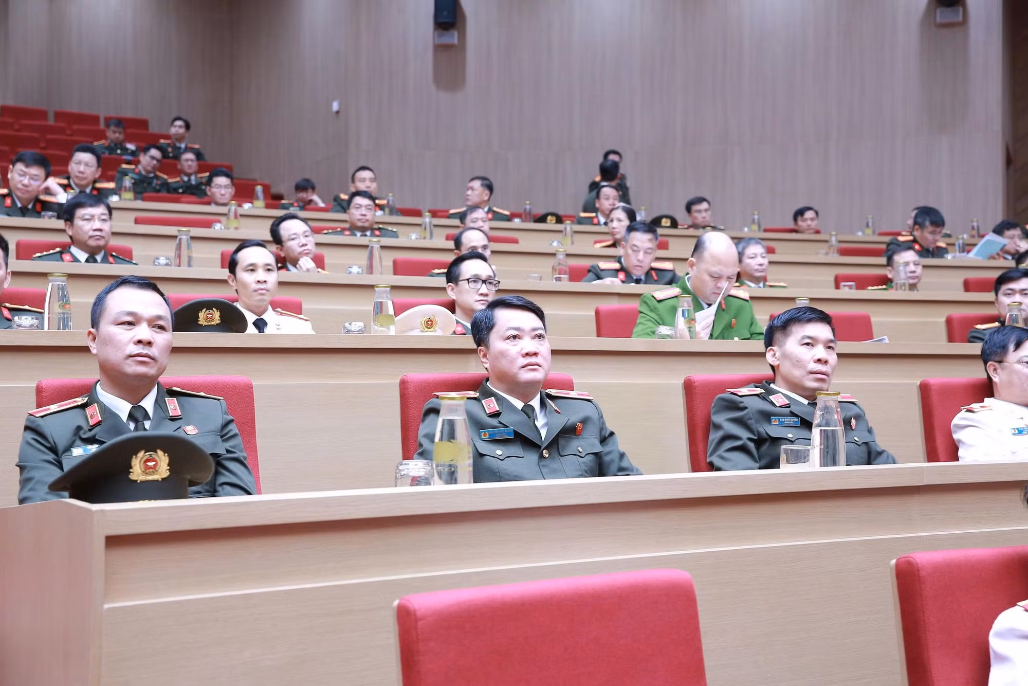 Theo lời Bác dạy - Đổi mới tư duy - Nâng cao tri thức - Chính quy hiện đại - Vì Đảng, vì dân ảnh 8