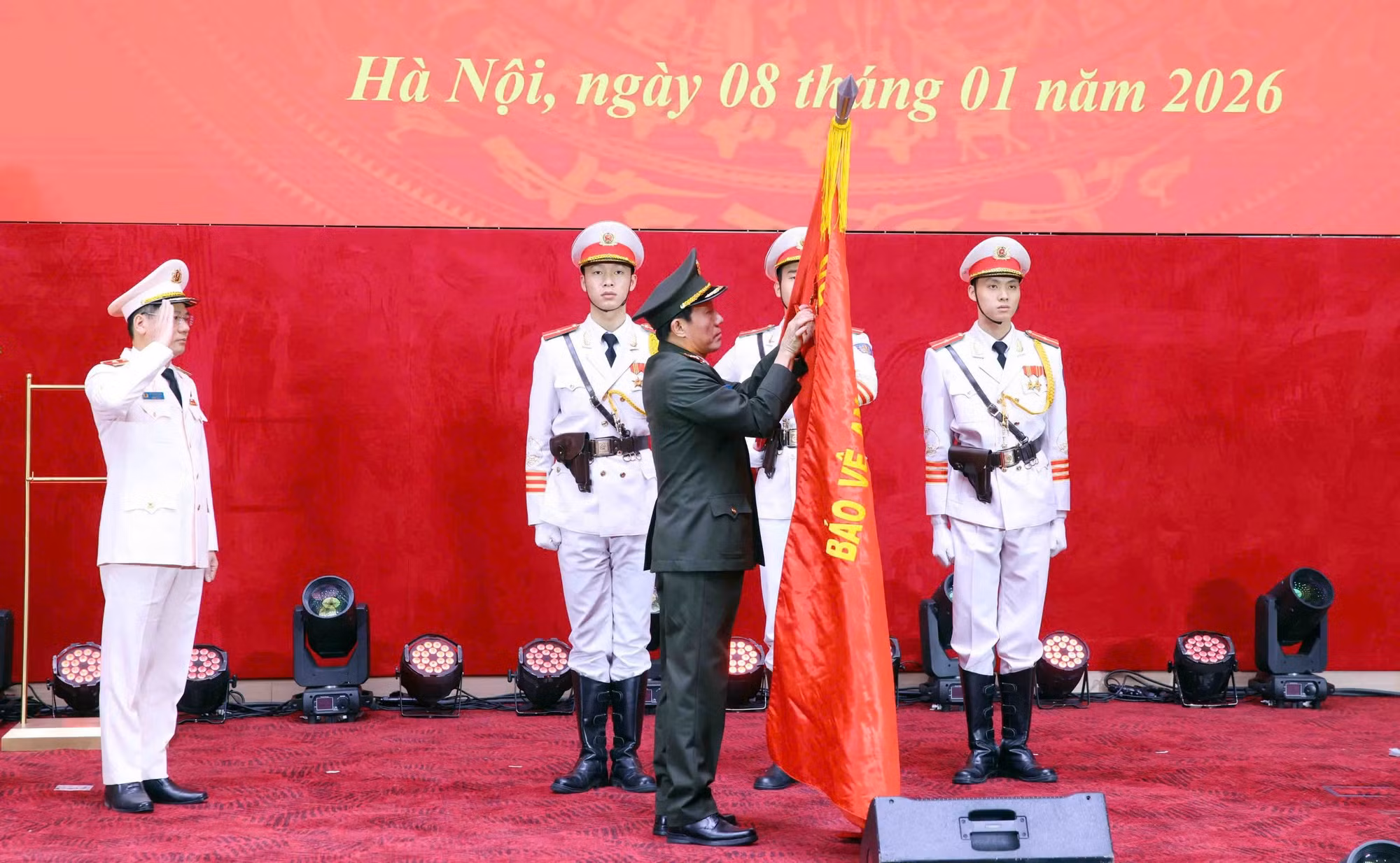 Lực lượng CSGT đón nhận Huân chương Quân công hạng Nhất -0