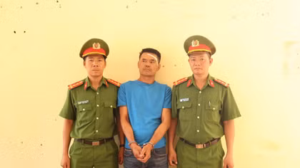 Bắt giữ đối tượng dùng hung khí tấn công lực lượng Công an xã 