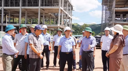 Đẩy nhanh tiến độ xây dựng các trường học nội trú liên cấp khu vực biên giới