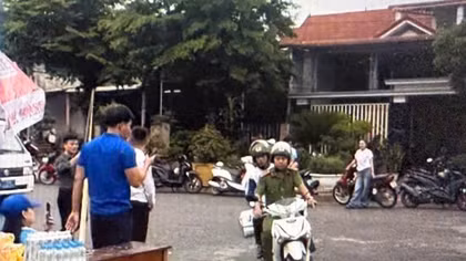 Công an xã hỗ trợ kịp thời nam sinh tham gia kỳ thi tốt nghiệp