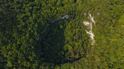 Phát hiện hố sụt rộng gần bằng ba sân bóng đá ở Phong Nha Kẻ Bàng