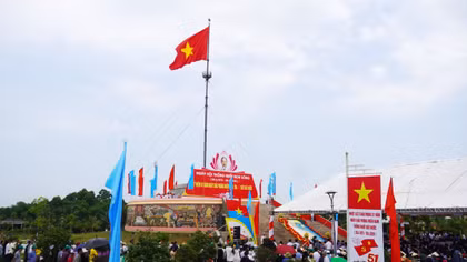 Ước nguyện hoà bình bên dòng sông Bến Hải