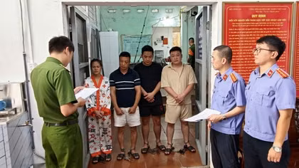 Tạm giữ 4 người liên quan vụ hành hung tài xế taxi ở Móng Cái
