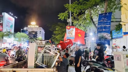 Đường thông, hè thoáng và bài toán sinh kế của người dân