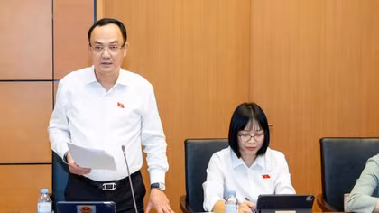 Tài xế công nghệ, người giao hàng thu nhập bấp bênh, có nên bắt buộc đóng bảo hiểm xã hội?