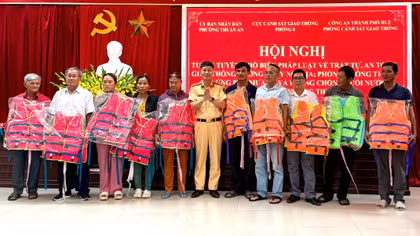 Tuyên truyền phòng ngừa đuối nước, tai nạn trên đầm phá Tam Giang