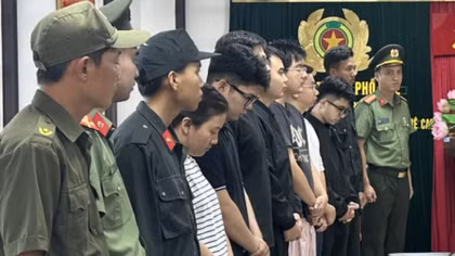 “Rút ruột” hơn 22.000 thẻ thanh toán quốc tế để chiếm đoạt tiền tỷ