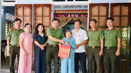 Công an TP Huế tổ chức nhiều hoạt động đền ơn đáp nghĩa