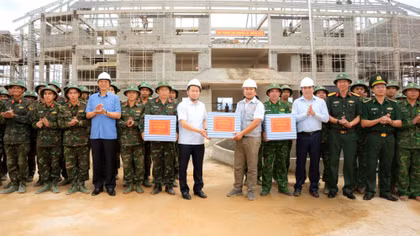 Cần sớm hoàn thành các trường phổ thông nội trú liên cấp trước thềm năm học mới 