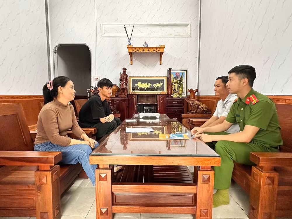cong-an-phuong-dong-gia-nghia-tang-cuong-tuyen-truyen-huong-dan-thanh-nie.jpg