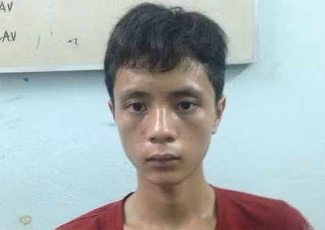 Đối tượng Vàng Văn Hồng tại cơ quan Cảnh sát điều tra Công an huyện Bát Xát.