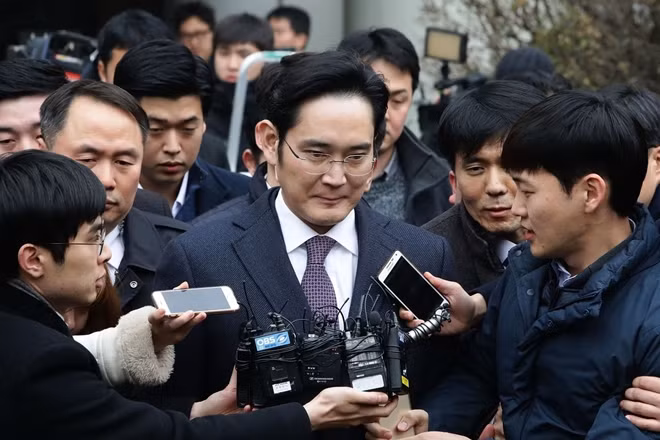 Phó Chủ tịch tập đoàn Samsung Lee Jae Yong bị bắt. Ảnh: Reuters