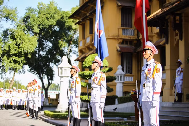 Theo Thứ trưởng Bùi Thanh Sơn, phương cách ASEAN được xây dựng trên nền tảng văn hóa phương Đông, coi trọng sự đoàn kết và phồn vinh chung, sự khoan dung và hài hòa lợi ích trong tập thể, giúp làm nên thành công của ASEAN trong suốt năm thập kỷ qua.