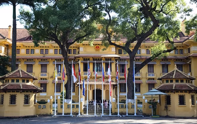 Sáng 8-8, Lễ thượng cờ ASEAN diễn ra trang trọng tại trụ sở Bộ Ngoại giao nhân dịp kỷ niệm 50 năm Ngày thành lập ASEAN (8-8-1967 – 8-8-2017).