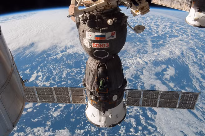 Khoang phi hành gia của Soyuz khi được ghép nối với trạm ISS. Ảnh: ITN