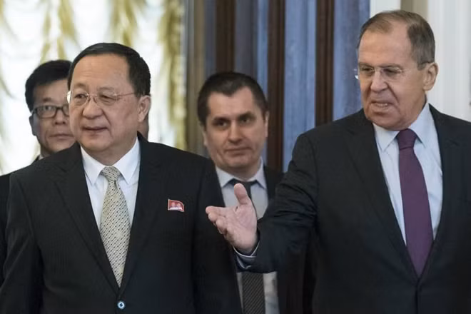 Ngoại trưởng hai nước Nga - Triều Tiên trong cuộc gặp ở Moscow. Ảnh: Sputnik