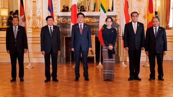 Thủ tướng Nguyễn Xuân Phúc cùng lãnh đạo các nước Mekong và Nhật Bản.