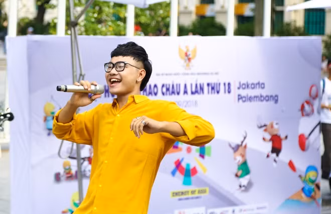 Một tiết mục sôi động tại sự kiện. Đại diện Đại sứ quán Indonesia hi vọng sự kiện sẽ khiến nhiều người Việt Nam hơn biết đến Indonesia qua ASIAD 18.