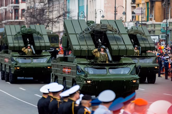 Các thiết bị quân sự tối tân của Nga xuất hiện tại Vladivostok.