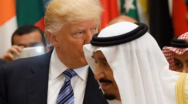 Tổng thống Trump và Nhà vua Arab Saudi Salman bin Abdulaziz Al Saud. Ảnh: RT