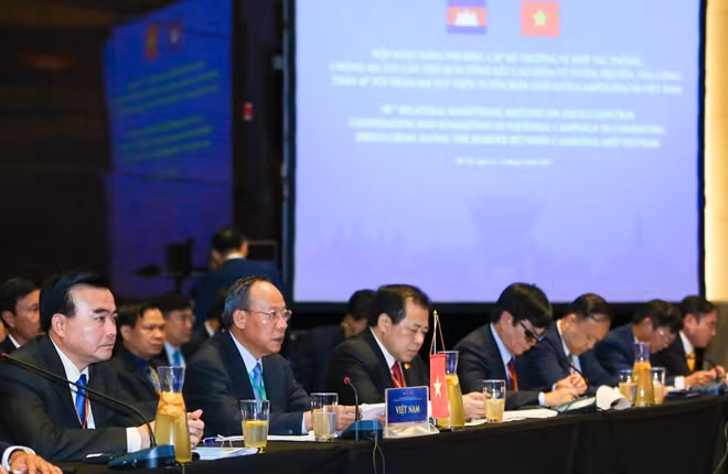 Thứ trưởng Lê Quý Vương phát biểu tại Hội nghị.
