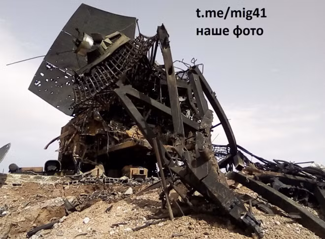 Hình ảnh radar phòng không của Syria tan tác vì đòn tấn công của Israel. Ảnh: Twitter