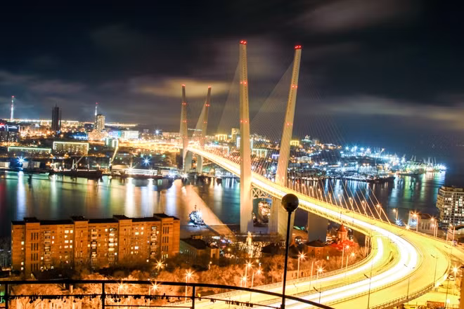 Vladivostok nay là một thành phố cởi mở và nhộn nhịp bậc nhất nước Nga. Vladivostok nay là một thành phố cởi mở và nhộn nhịp bậc nhất nước Nga.